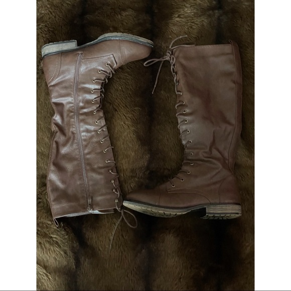 Brown mid calf boots - Picture 1 of 3